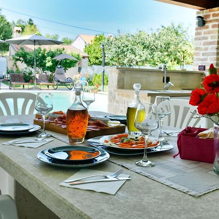 Villa Aromatica ヴィジナダ エクステリア 写真